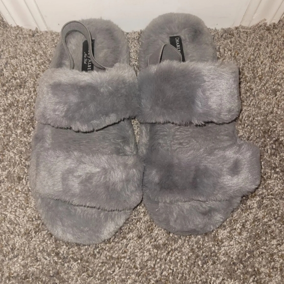 Slippers - Picture 3 of 6